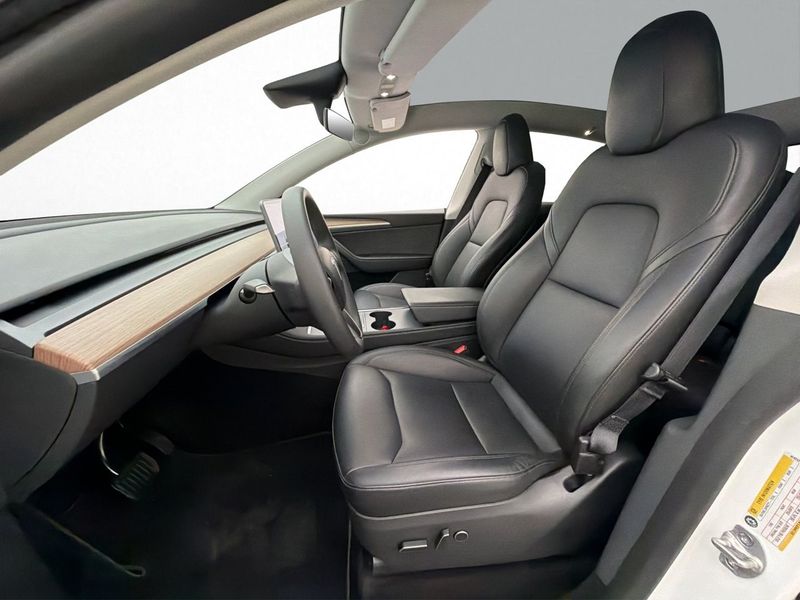 Tesla Model Y bild 13