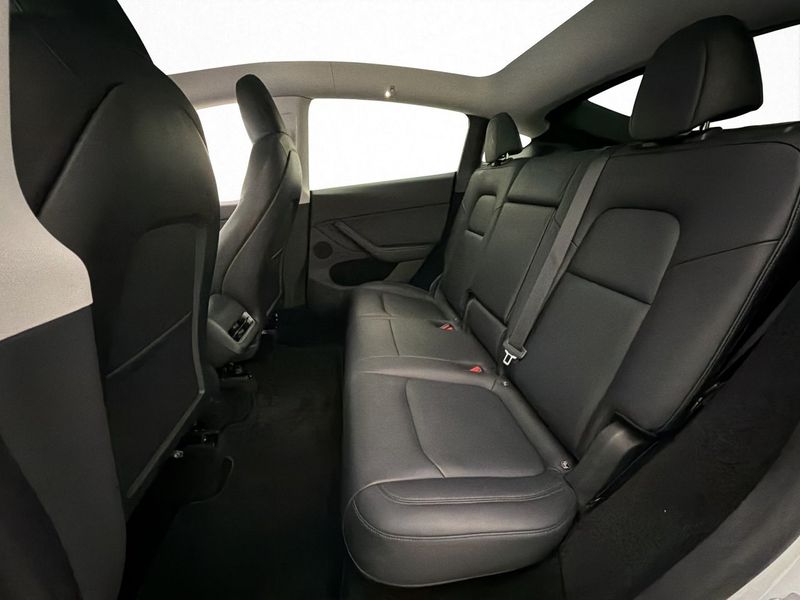 Tesla Model Y bild 29