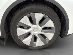 Tesla Model Y bild 36