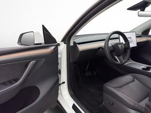 Tesla Model Y bild 12