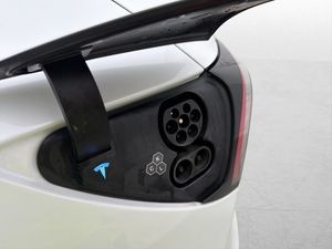 Tesla Model Y bild 30