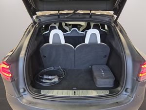 Tesla Model X bild 17