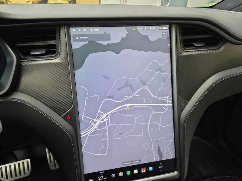Tesla Model X bild 23