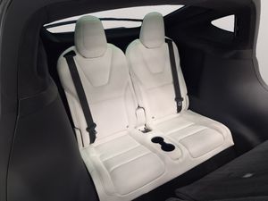 Tesla Model X bild 14
