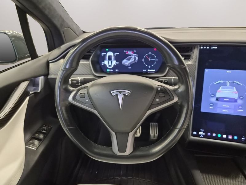 Tesla Model X bild 21