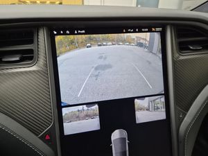 Tesla Model X bild 24