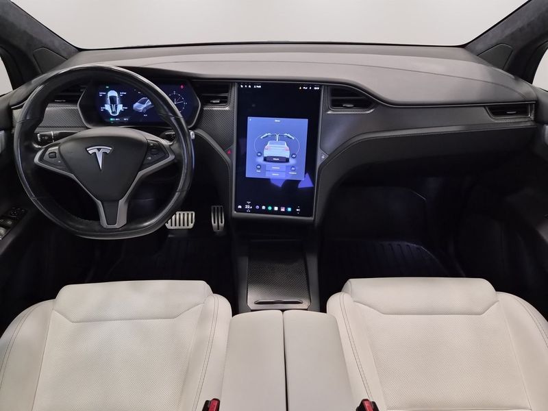 Tesla Model X bild 12