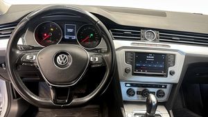 Volkswagen Passat bild 10