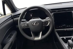 Lexus LBX bild 9