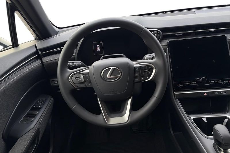 Lexus LBX bild 9