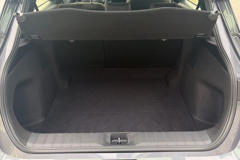 Lexus LBX bild 10