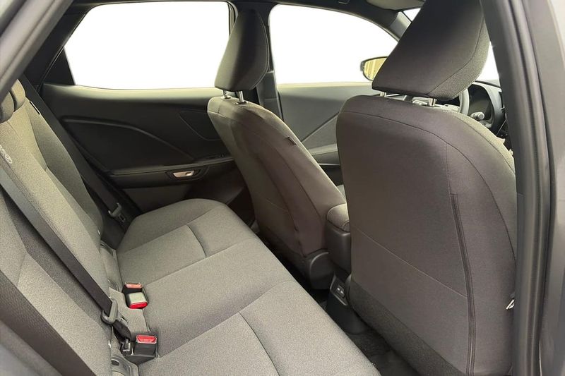 Lexus LBX bild 7