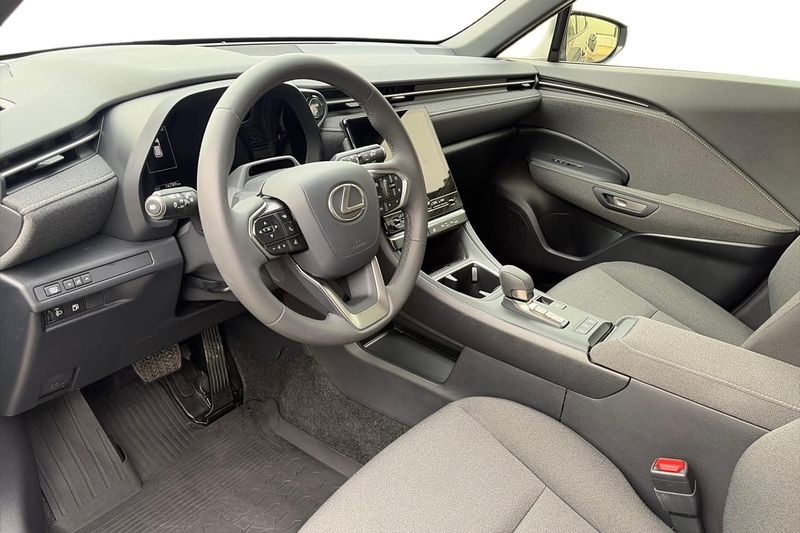 Lexus LBX bild 11