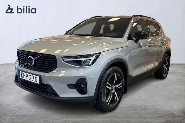 Volvo XC40 B3 FWD Bensin Plus Dark - 2025