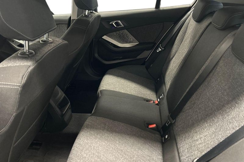 BMW 120 bild 11