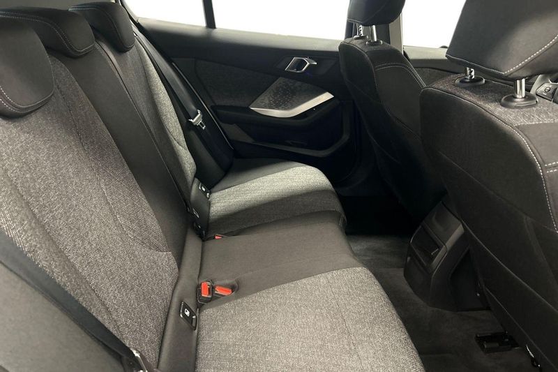 BMW 120 bild 7