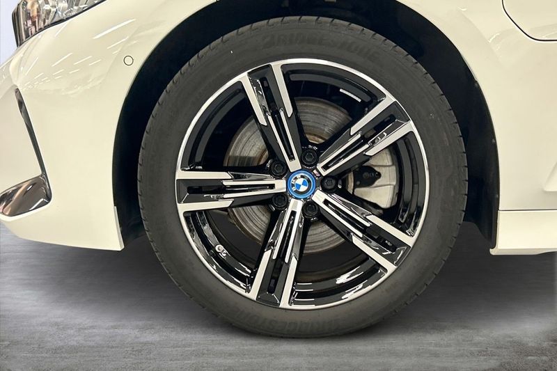BMW 330 bild 14