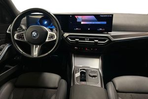 BMW 330 bild 8