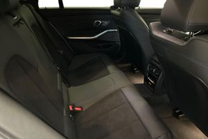 BMW 330 bild 7
