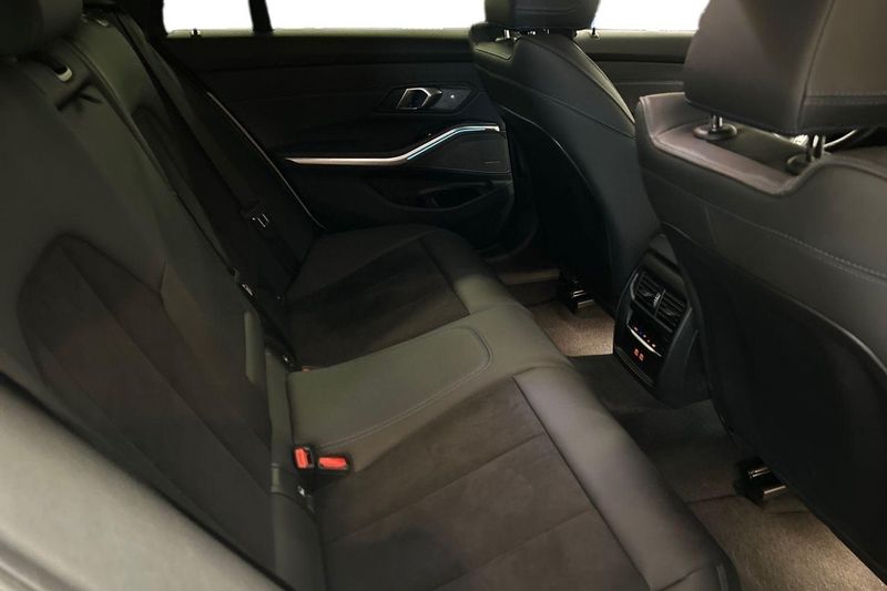 BMW 330 bild 7
