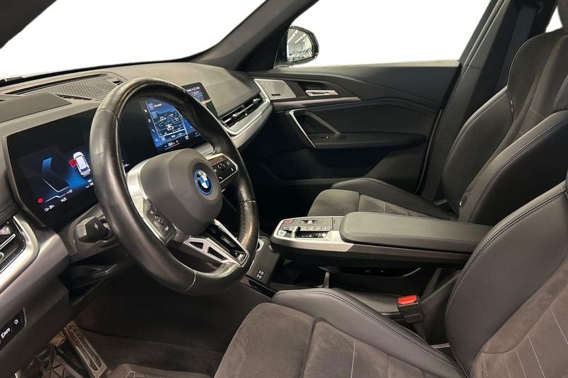 BMW iX1 bild 12
