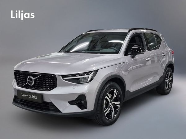 Volvo XC40 B4 FWD Bensin Plus Dark - 2026