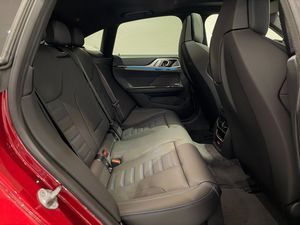 BMW i4 bild 7