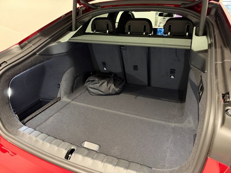 BMW i4 bild 6