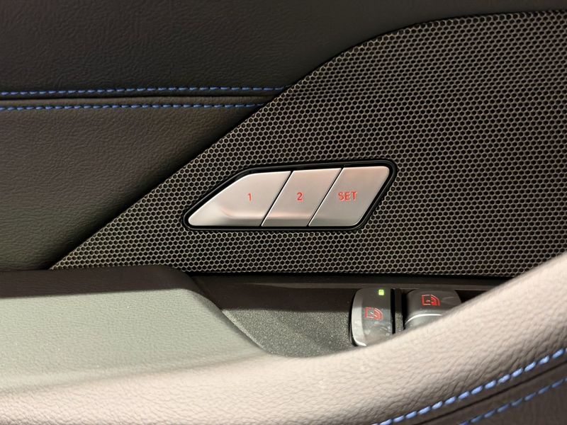 BMW i4 bild 11