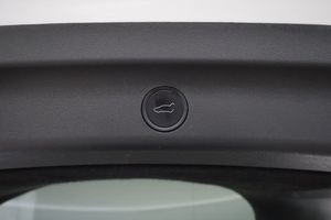 Tesla Model Y bild 24