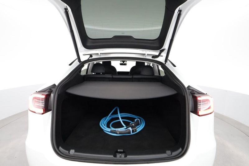 Tesla Model Y bild 23