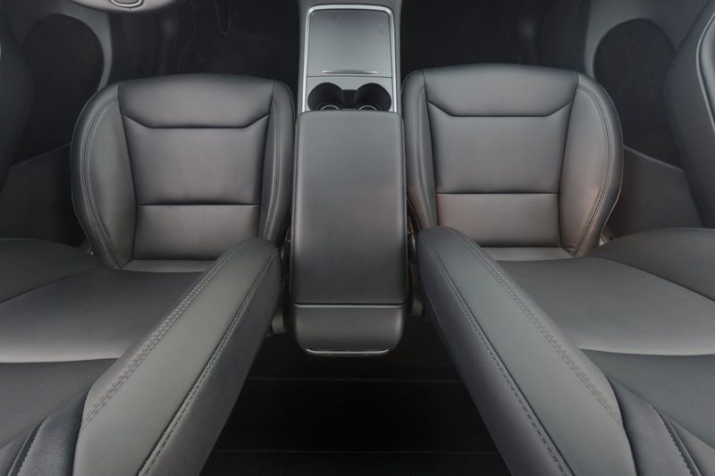 Tesla Model Y bild 14