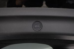 Tesla Model Y bild 27