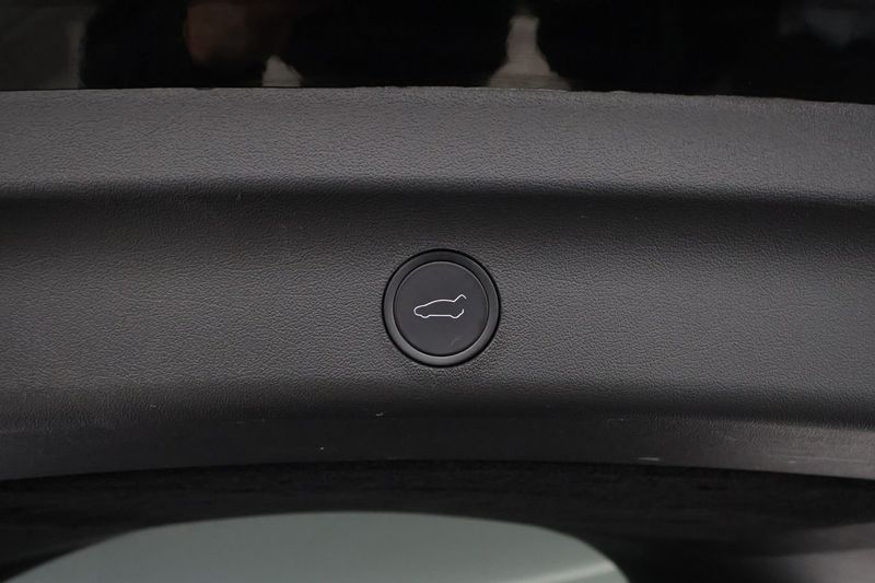 Tesla Model Y bild 27