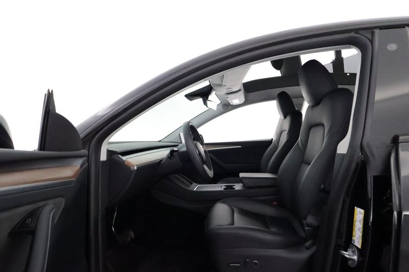 Tesla Model Y bild 10