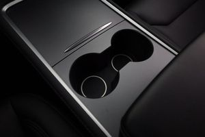 Tesla Model Y bild 23
