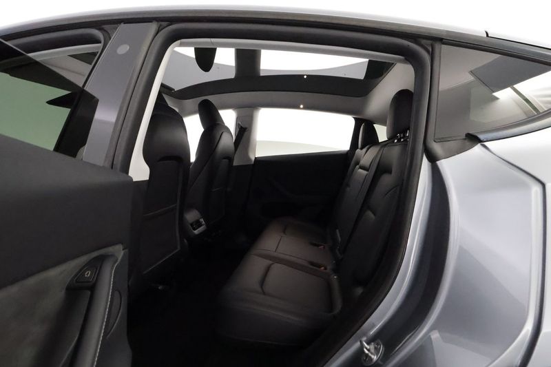 Tesla Model Y bild 12