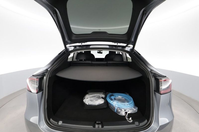 Tesla Model Y bild 25