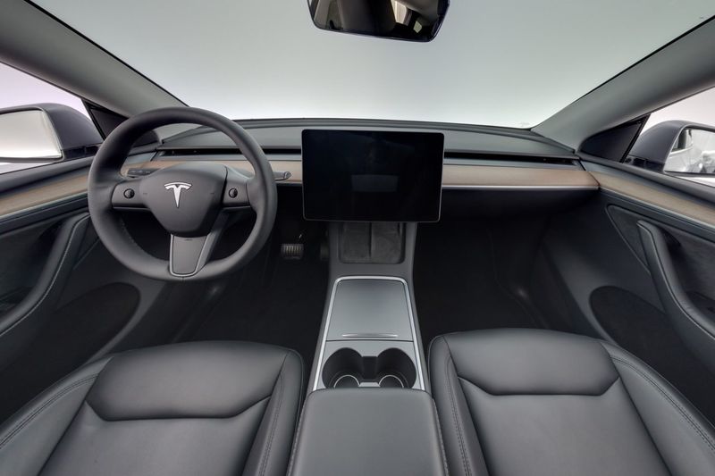 Tesla Model Y bild 13