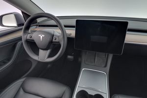Tesla Model Y bild 15