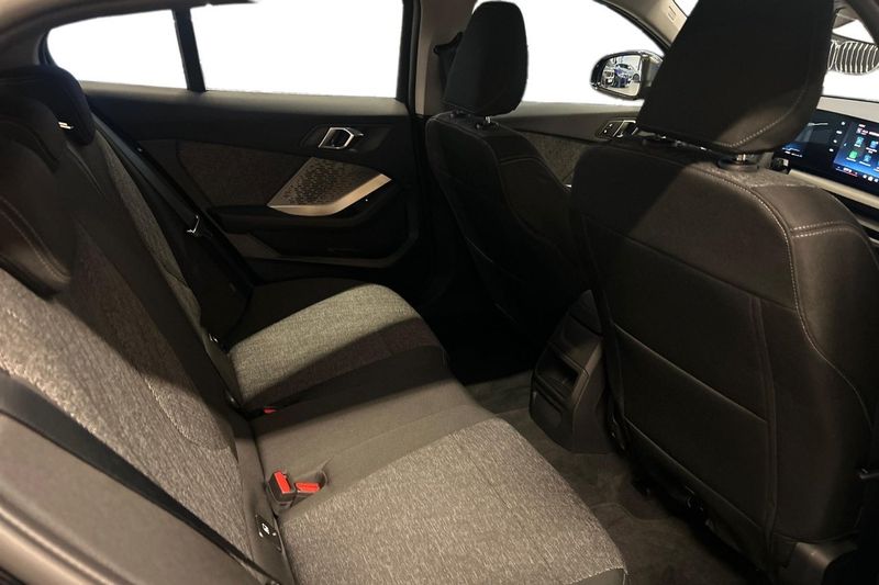 BMW 120 bild 16