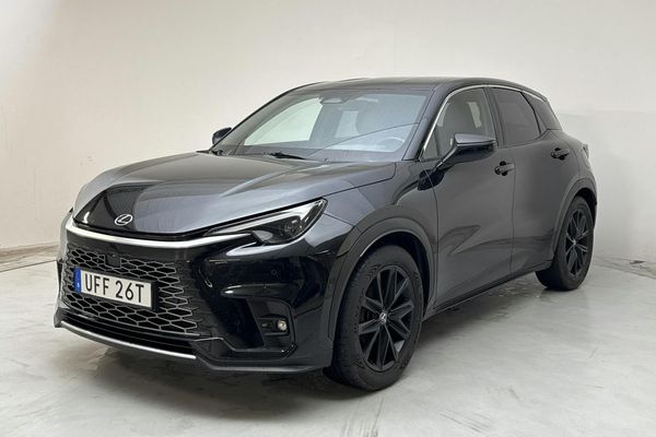 Lexus LBX AWD (136hk) - 2024