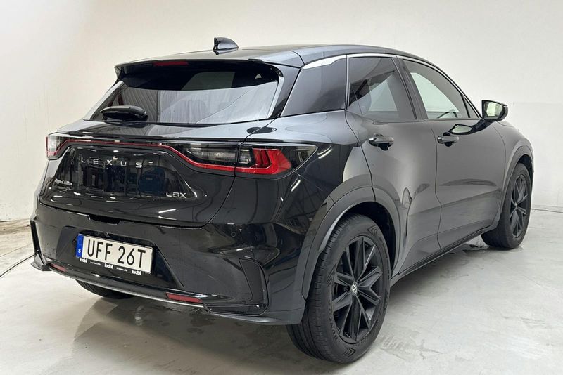 Lexus LBX bild 3