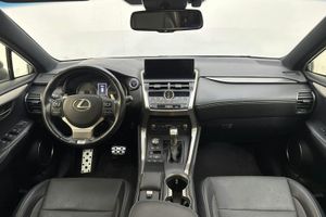 Lexus NX bild 6