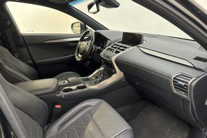 Lexus NX bild 7