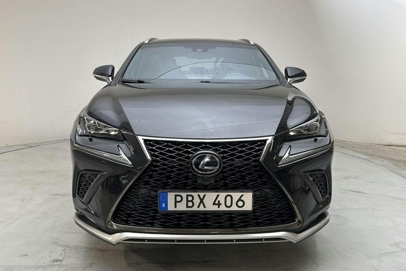Lexus NX bild 4