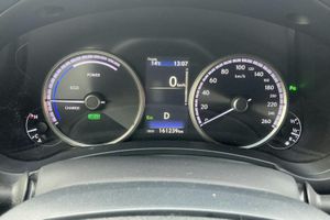 Lexus NX bild 10