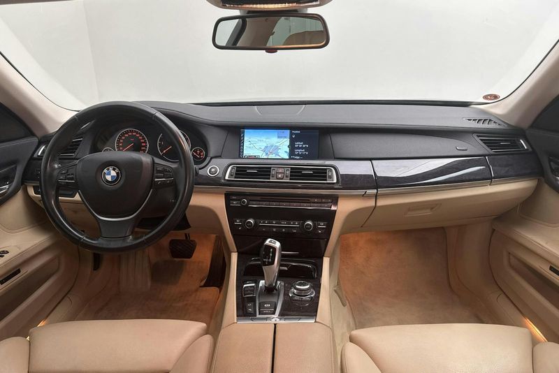 BMW 730 bild 6