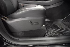 Tesla Model Y bild 15