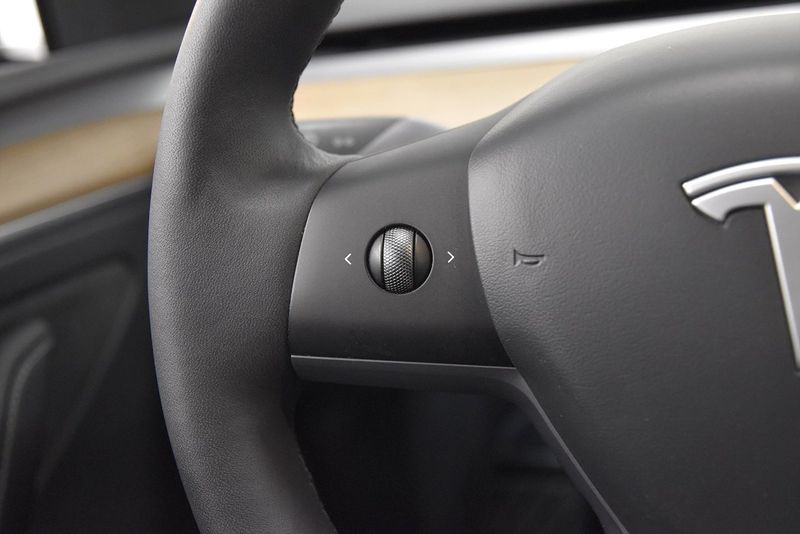 Tesla Model Y bild 10
